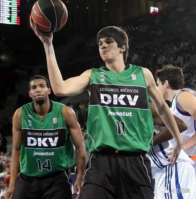 的绝对主角 的绝对主角