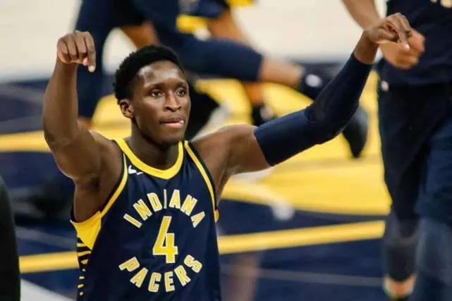 欢呼声一浪 欢呼声一浪