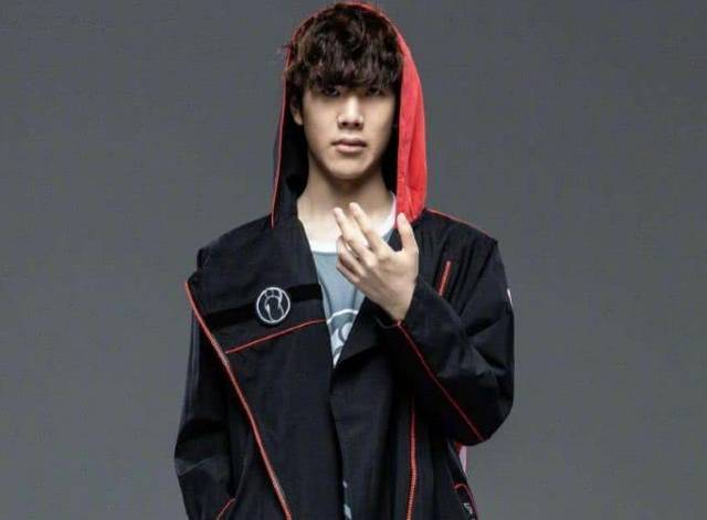 并逐渐赢得 并逐渐赢得